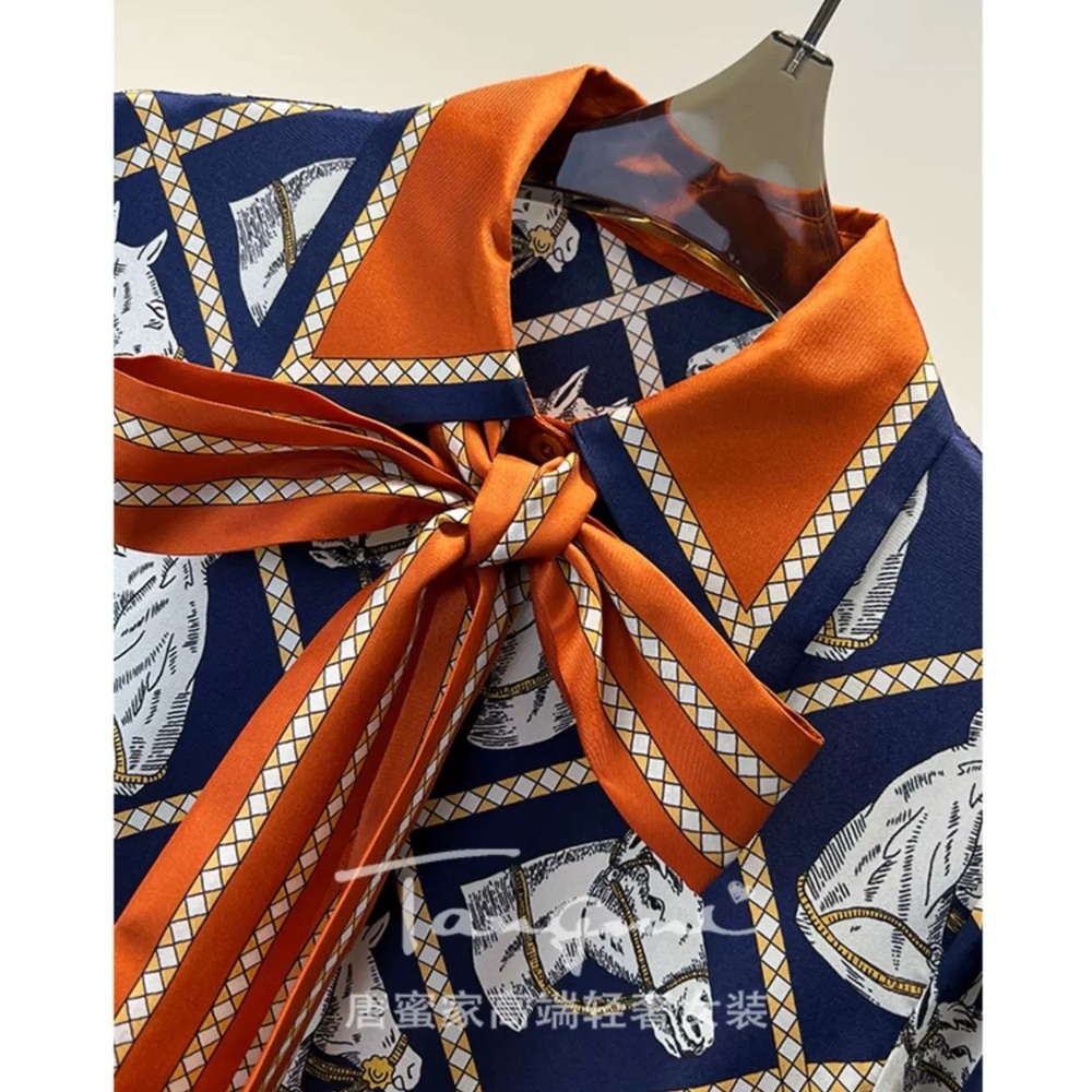 Designer-Style Equestrian-patterned Maxi Dress - Picture 7 of 12